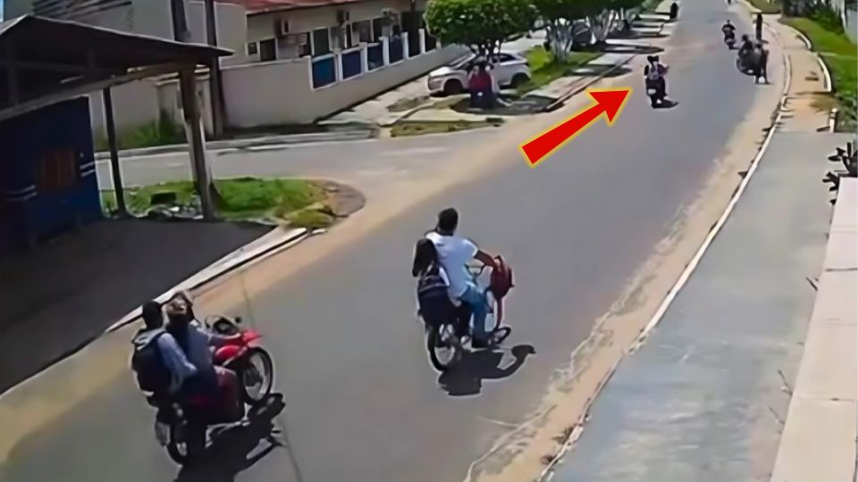 Leia mais sobre o artigo Colisão entre motocicletas gera briga com uso de capacete como arma