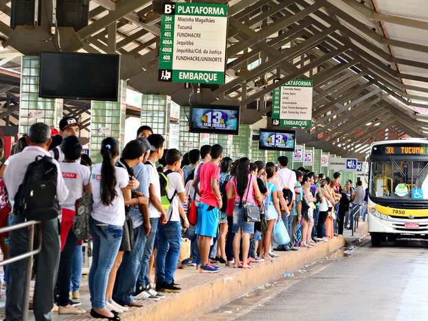 Leia mais sobre o artigo Prefeitura de Rio Branco reforça frota de ônibus para o Enem e Dia de Finados