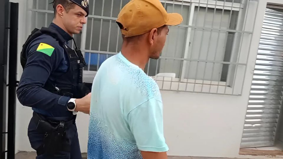 Leia mais sobre o artigo Denúncia de disparos de arma fogo resulta em prisão de caseiro na Vila Acre