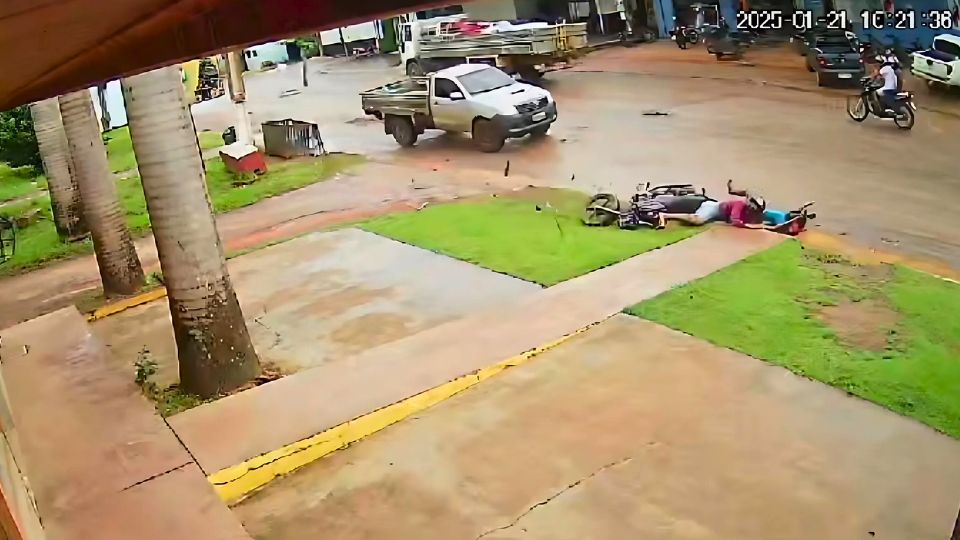 Leia mais sobre o artigo VÍDEO: Perseguição policial termina em acidente com menores no interior do Acre