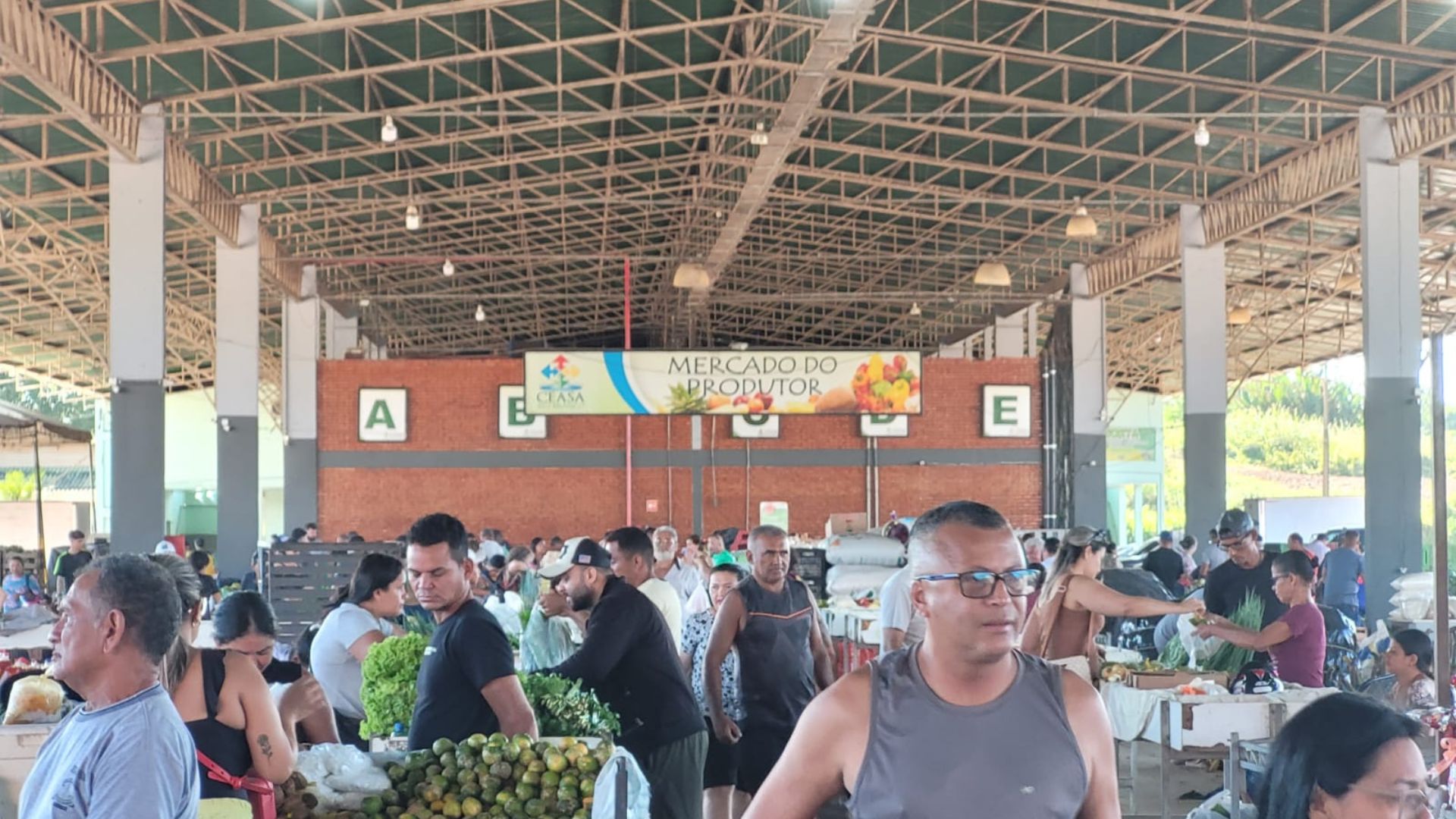 Leia mais sobre o artigo Ceasa tem movimentação intensa desde o começo da manhã nesta Sexta-feira Santa