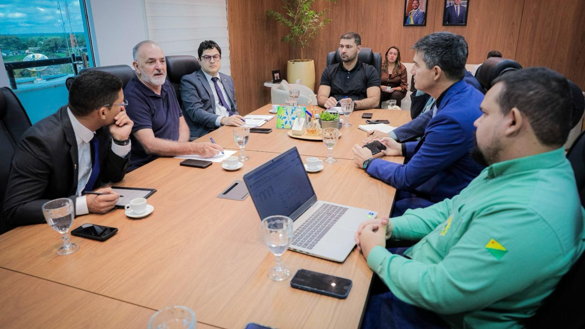 Leia mais sobre o artigo Com Aleac na mediação, secretários se reúnem para destravar a “pauta do boi”