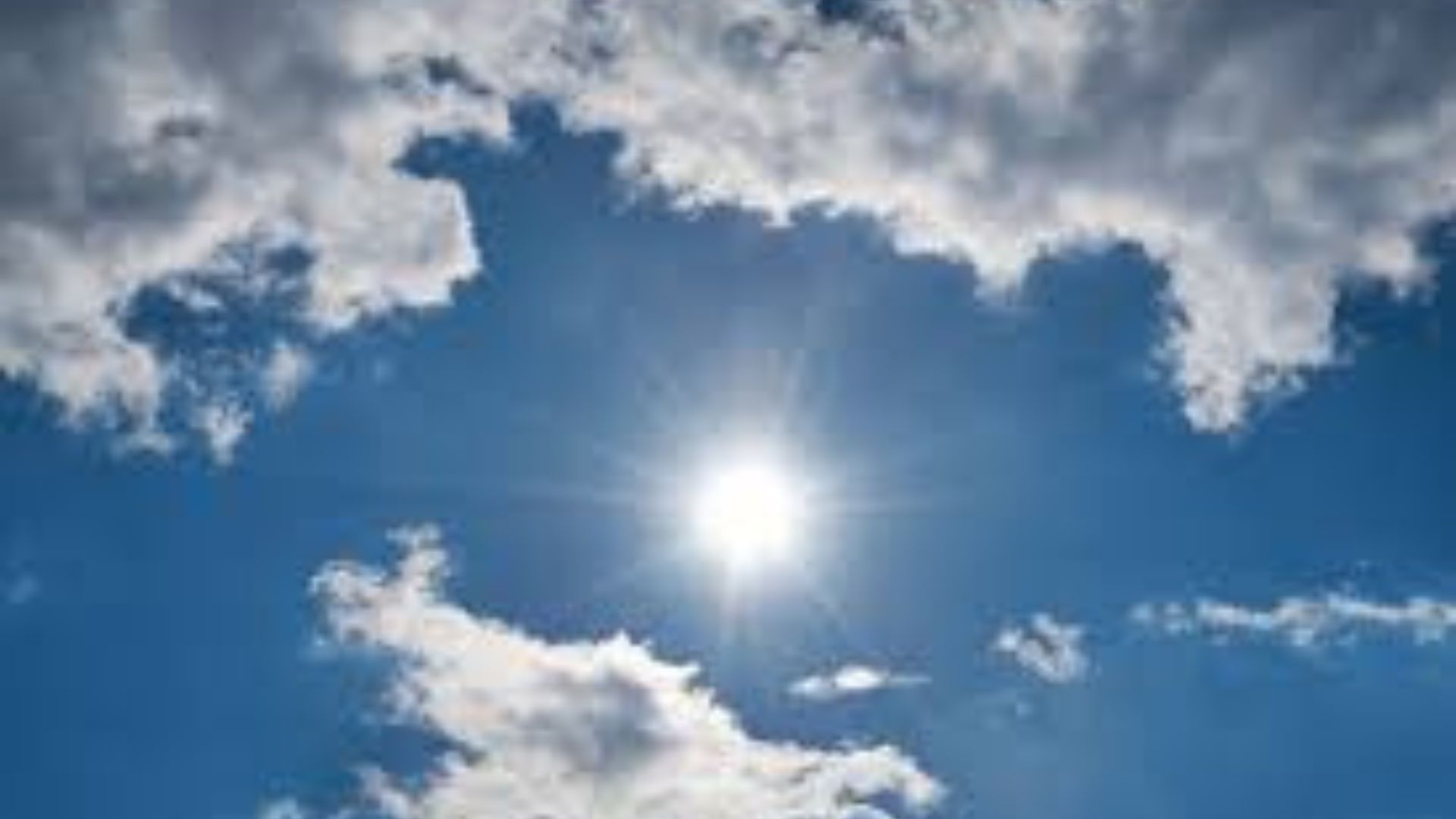 Leia mais sobre o artigo Semana inicia com muito calor e pouca probabilidade de chuvas fortes; confira previsão