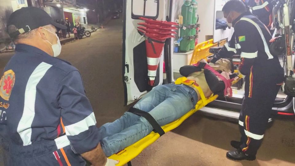 Leia mais sobre o artigo Pai é baleado ao tentar buscar a filha na casa da ex-companheira em Rio Branco