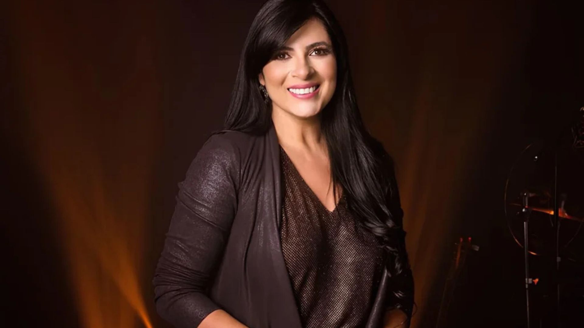 Leia mais sobre o artigo Fernanda Brum é atração principal da noite gospel na Expoacre nesta terça