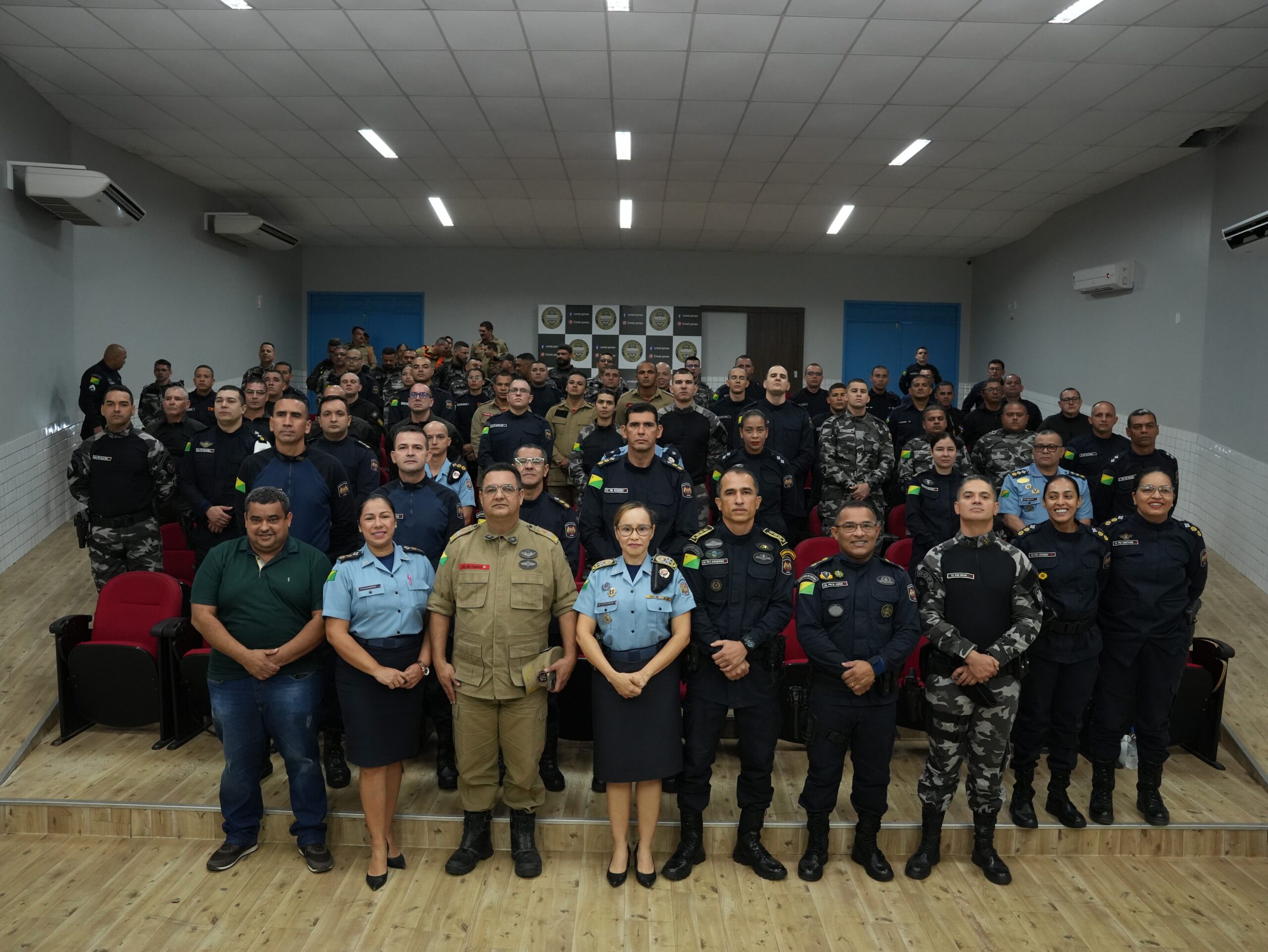Leia mais sobre o artigo Polícia Militar inicia estágio de cinotecnia em Rio Branco