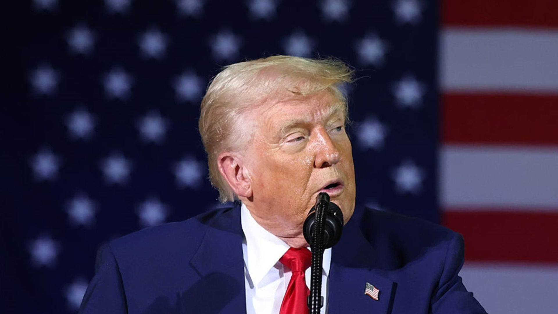 Leia mais sobre o artigo Trump ameaça com tarifa de 200% se China não fornecer ímãs aos EUA