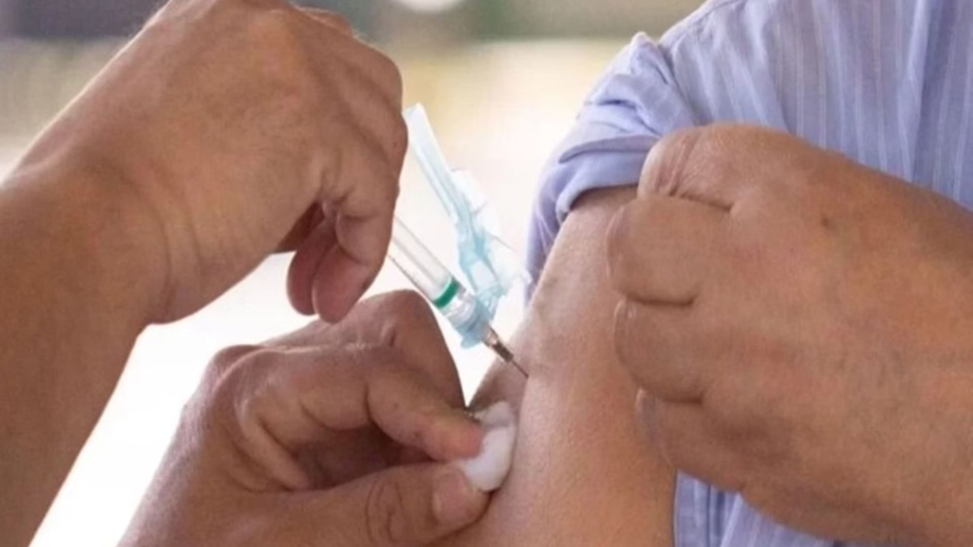 Leia mais sobre o artigo Vacinação em dia contra gripe e Covid diminui risco de infarto e AVC