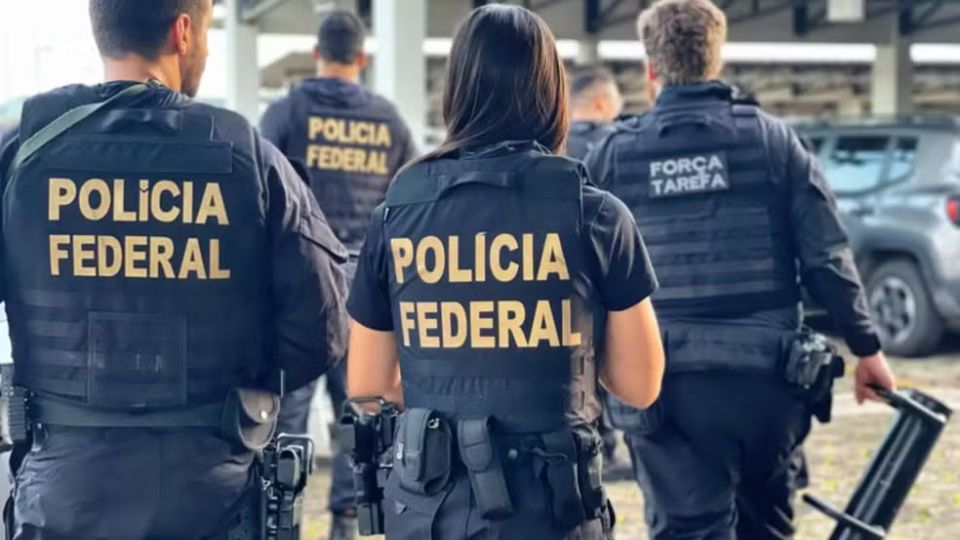 Leia mais sobre o artigo Operação policial prende dez suspeitos de integrar facção criminosa no AC e CE