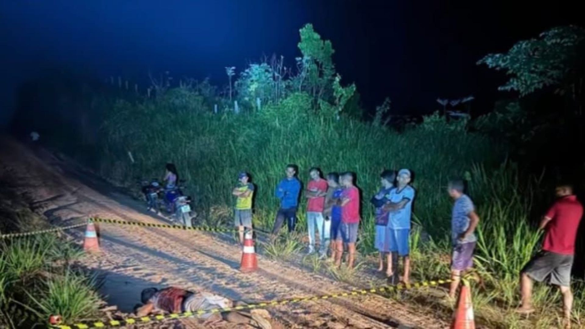 Leia mais sobre o artigo Homem é encontrado morto com marcas de facadas no interior