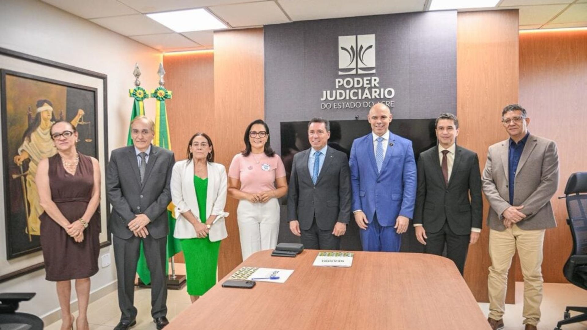 Leia mais sobre o artigo Mailza e TJ discutem ampliação do acesso a registros de nascimento