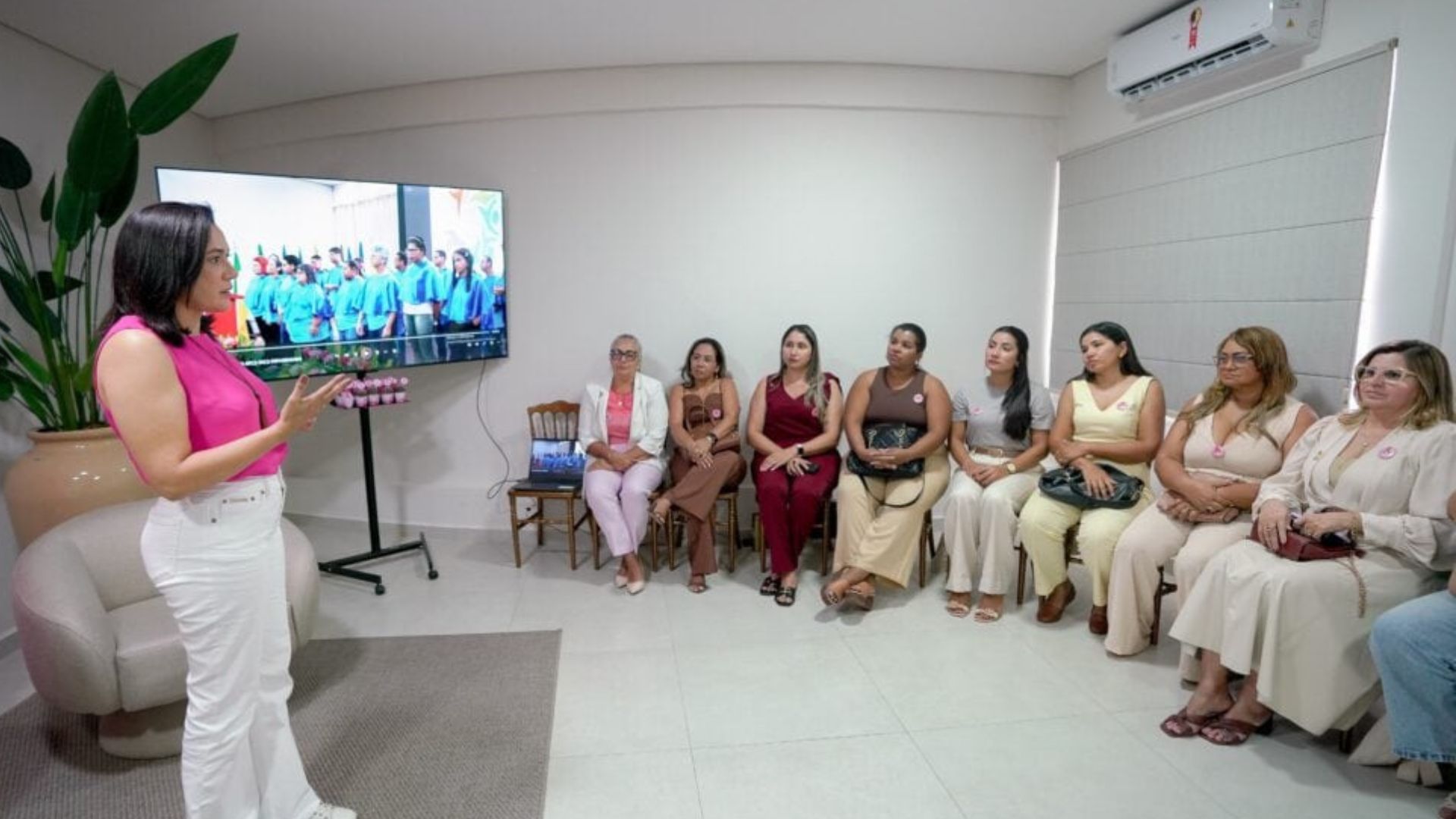 Leia mais sobre o artigo Mailza alinha com secretários parcerias para fortalecer políticas de assistência social