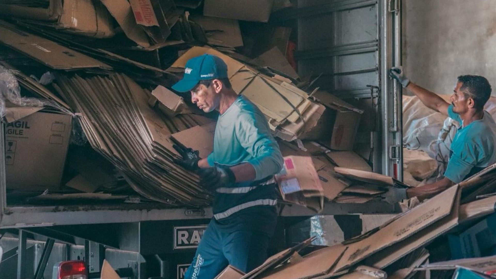 Leia mais sobre o artigo Coleta seletiva garante renda para cooperados e demonstra cuidado com o meio ambiente