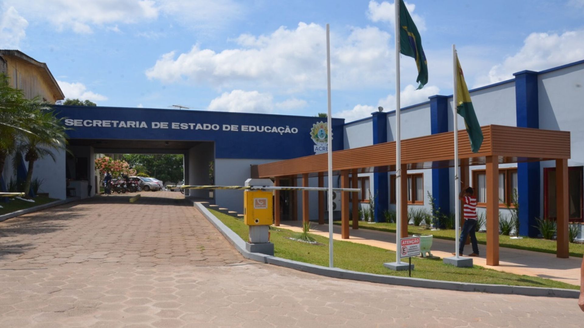 Leia mais sobre o artigo Governo convoca aprovados em seletivo da Educação para entrega de documentos