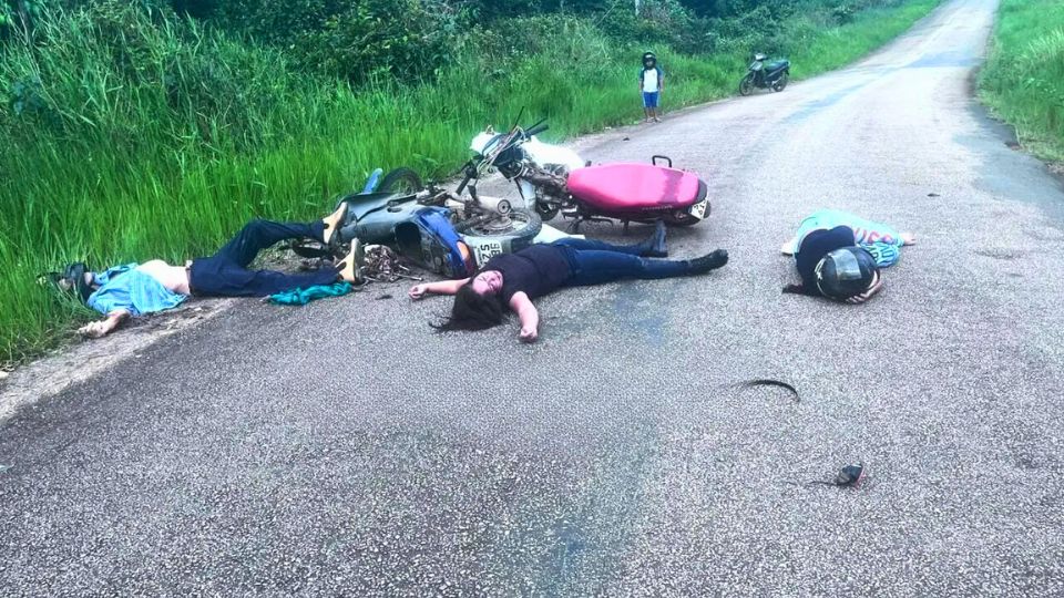 Leia mais sobre o artigo Acidente entre motocicletas deixa idoso morto e duas mulheres feridas no interior