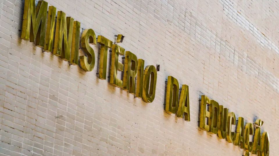 Leia mais sobre o artigo Governo anuncia reajuste de 5,4% no piso salarial dos professores
