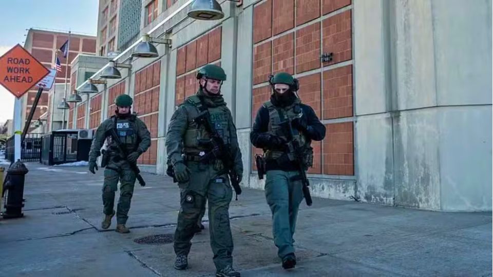 Leia mais sobre o artigo Como é prisão onde Maduro está detido em Nova York: ‘Inferno na Terra’