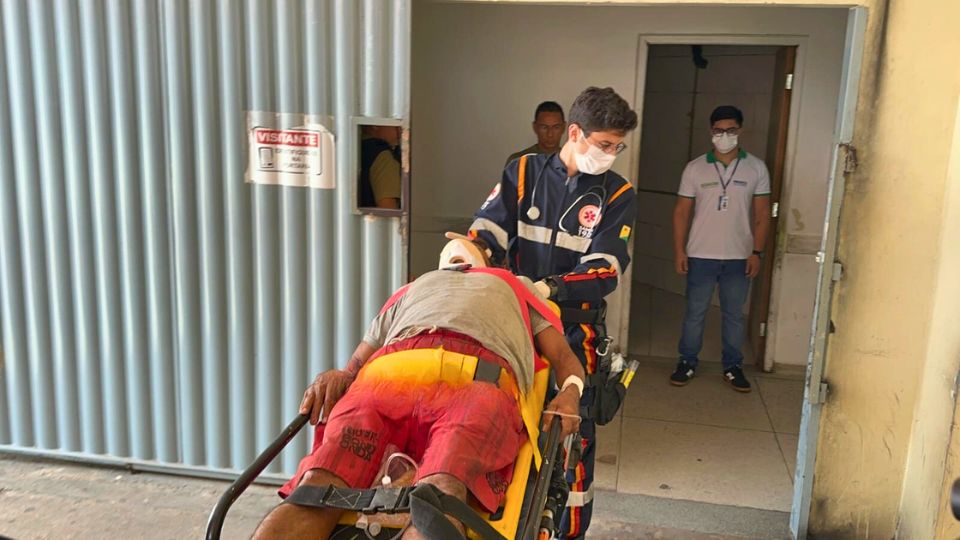 Leia mais sobre o artigo Choque elétrico provoca queda de trabalhador durante serviço em ramal de Rio Branco