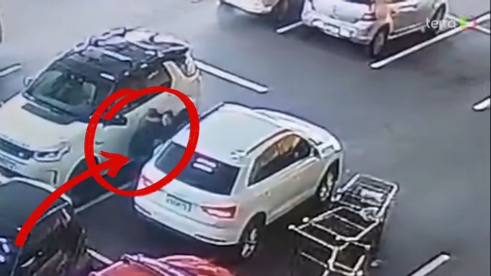 Leia mais sobre o artigo Mulher é sequestrada em estacionamento de supermercado; veja o vídeo