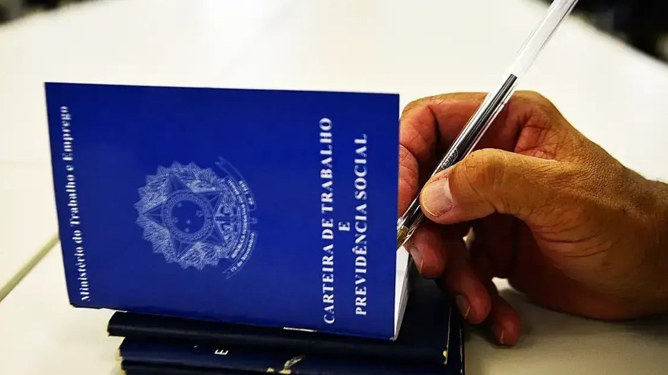 Leia mais sobre o artigo Baixa produtividade limita debate sobre redução da jornada de trabalho