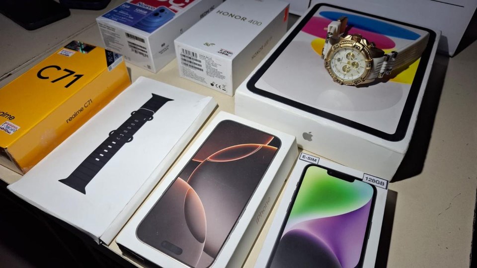 Leia mais sobre o artigo Suspeito de furtar loja de celulares é preso e parte dos produtos recuperada