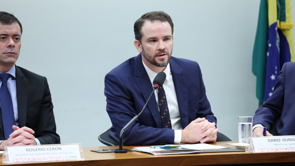 Leia mais sobre o artigo Fazenda negocia solução para dívidas do agronegócio com deputados