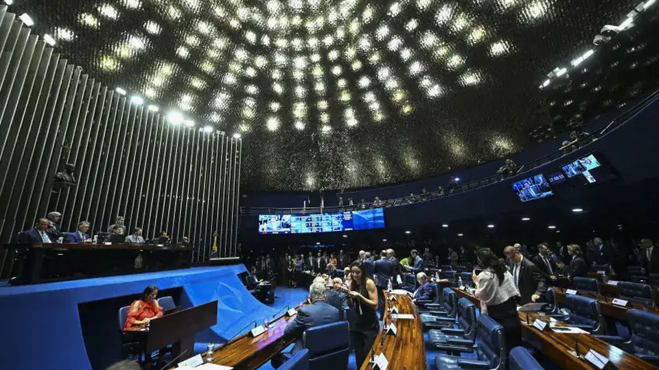 Leia mais sobre o artigo Senado aprova aposentadoria especial para agentes comunitários e de combate às endemias