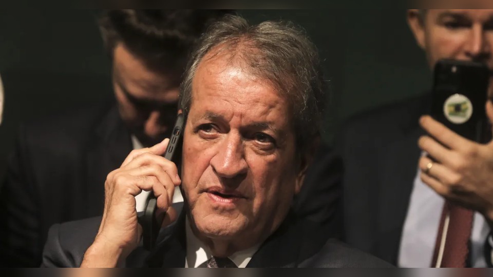 Leia mais sobre o artigo Flávio Dino manda bloquear R$ 119 milhões de Valdemar Costa Neto