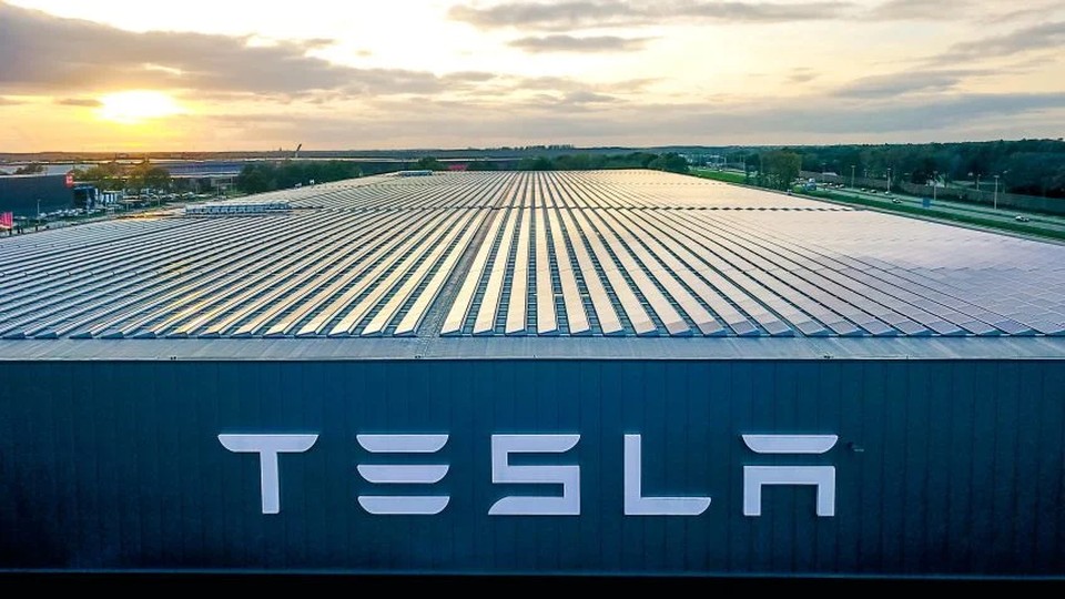 Leia mais sobre o artigo Tesla registra queda 5% no lucro do 2º trimestre, diz balanço da empresa