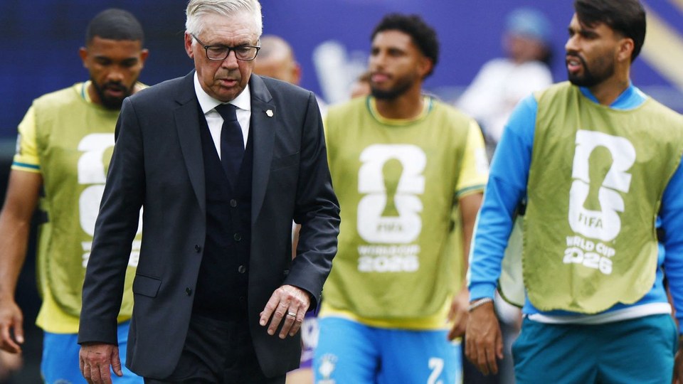 Ancelotti lamenta eliminação e já projeta novo ciclo: "Não é o fim"