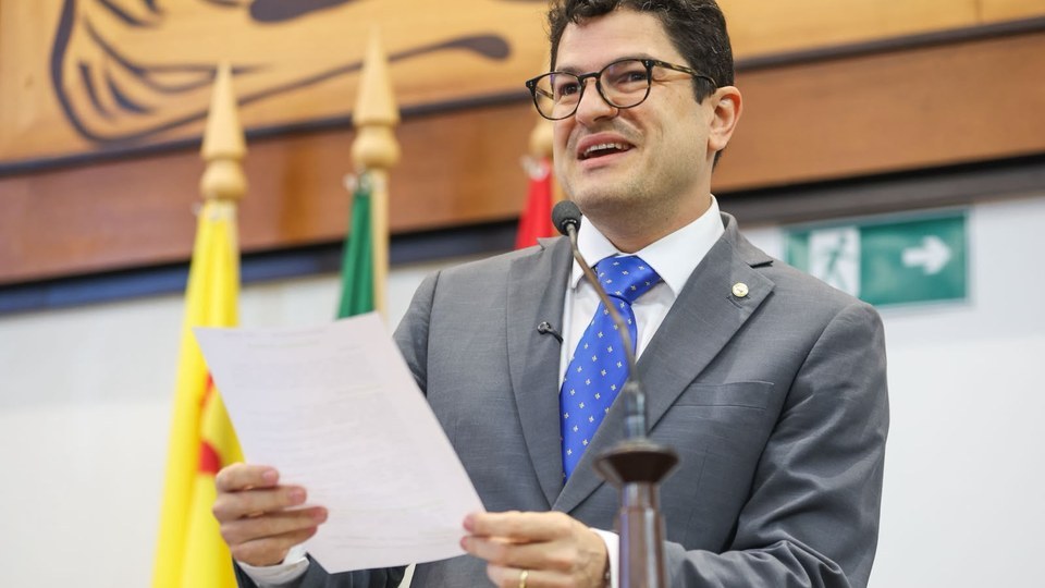Eduardo Ribeiro destaca reunião sobre ramais e anuncia emenda para jornada de assistentes sociais e psicólogos