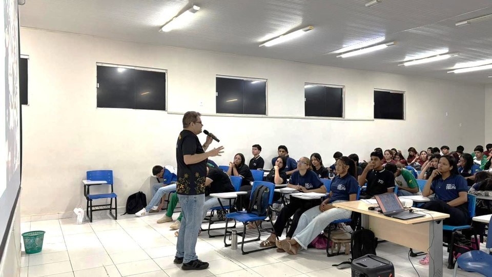 Programa Pré-Enem Legal continua levando aulões de revisão e estratégias para estudantes do interior