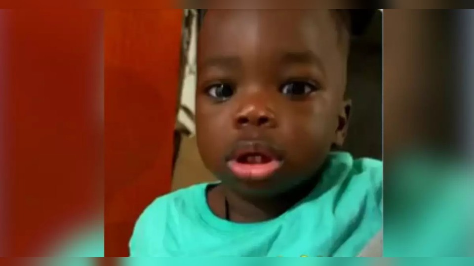 Leia mais sobre o artigo Bebê de 1 ano morre após ficar preso entre barra de ferro e espelho em creche