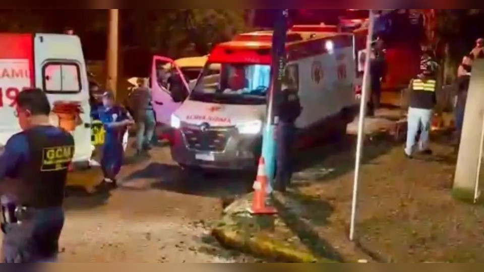 Leia mais sobre o artigo Fuga com carro roubado termina com morte trágica de motoboy atropelado