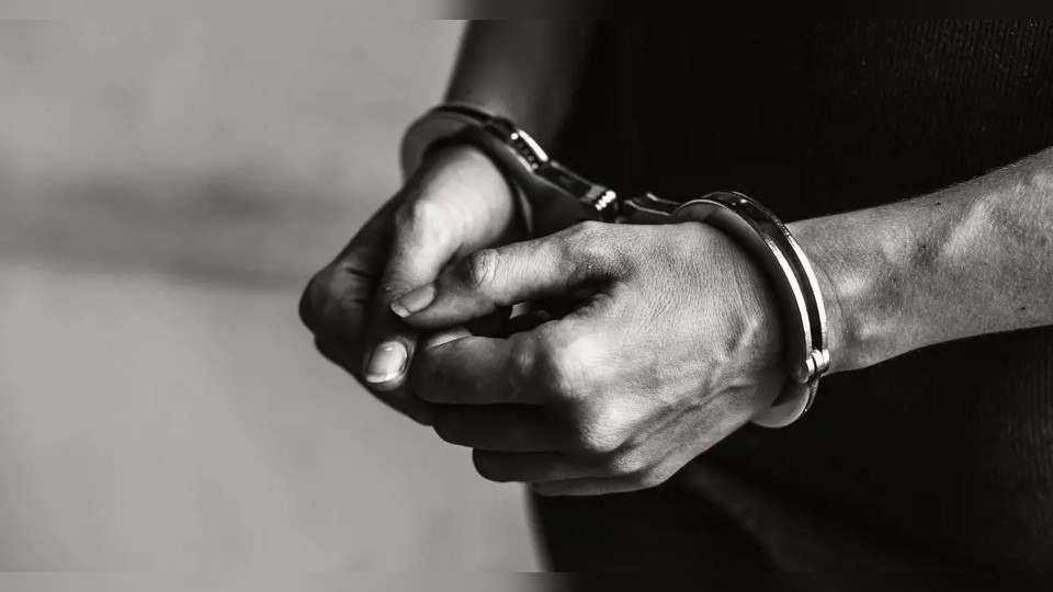 Leia mais sobre o artigo Homem é condenado a mais de 91 anos por estuprar mulher e matar casal no RS