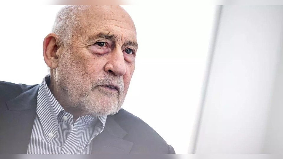 Leia mais sobre o artigo Nobel de Economia elogia Pix: ‘Trump não quer Brasil com independência digital’