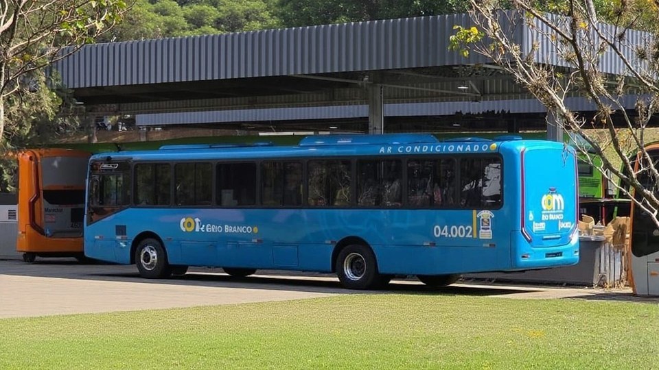 Prefeito de Rio Branco acompanha produção de novos ônibus e visita empresa que assumirá transporte coletivo de Rio Branco