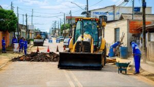 Prefeito de Rio Branco acompanha ações do Prefeitura nas Ruas no bairro Santa Inês