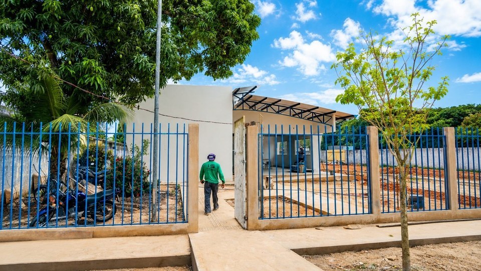 Prefeitura de Rio Branco vistoria obras do CRAS Santa Helena com entrega prevista para setembro
