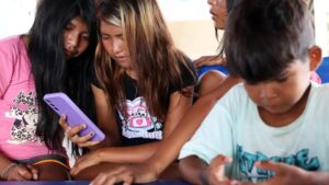 Lei que aumenta punição a crimes digitais contra crianças é sancionada