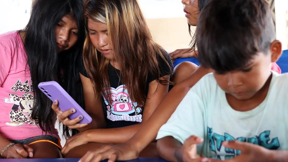 Lei que aumenta punição a crimes digitais contra crianças é sancionada