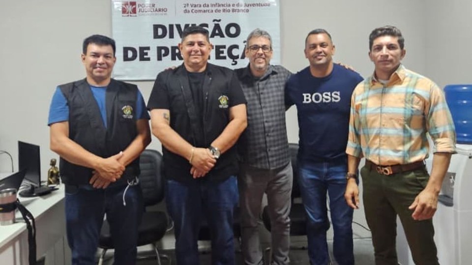 Agentes da Infância e Juventude fiscalizam cumprimento de portaria durante a Expoacre 2026