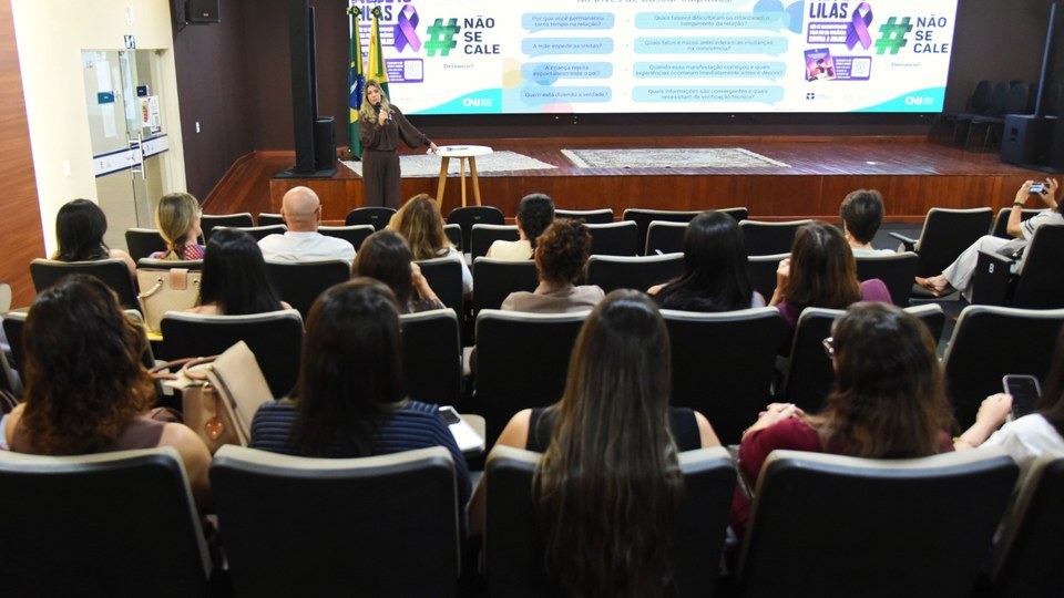 TJAC reúne equipes multidisciplinares para fortalecer atendimento em casos de violência vicária