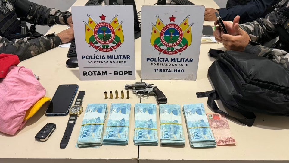 Leia mais sobre o artigo Três suspeitos são presos após roubo com sequestro e troca de tiros