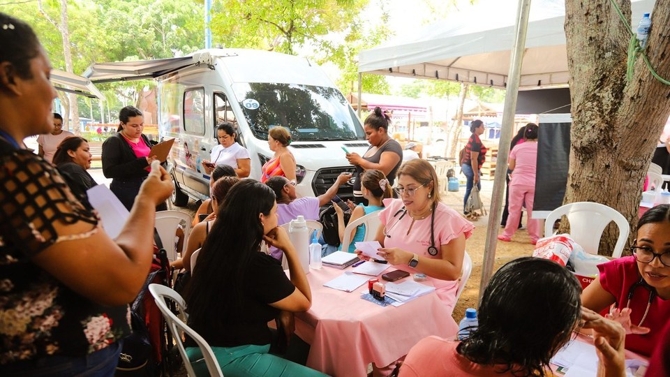 Prefeitura de Rio Branco realiza atendimentos de saúde em alusão ao Outubro Rosa