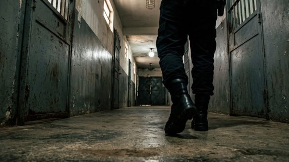 Mantida condenação imposta a chefe de segurança de presídio por torturar reeducandos