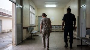 Paciente deve ser indenizada por ter sido expulsa de hospital no Acre