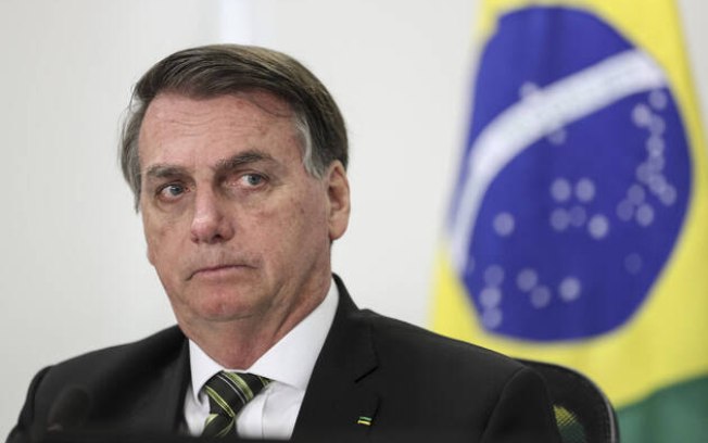 Leia mais sobre o artigo Bolsonaro endossa Mourão e nega racismo: “Sou daltônico, todos têm a mesma cor”