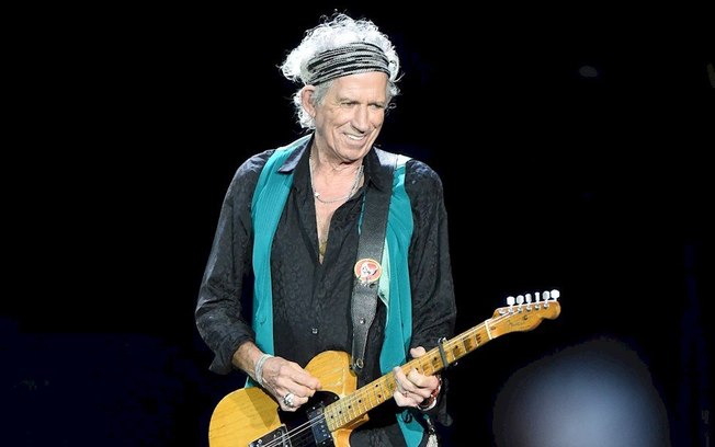 Leia mais sobre o artigo Keith Richards quer comemorar 60 anos dos Stones “em uma cadeira de rodas”