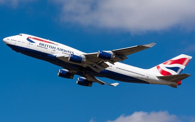 Leia mais sobre o artigo British Airways venderá taças de champanhe usadas em Boeing 747; saiba por que